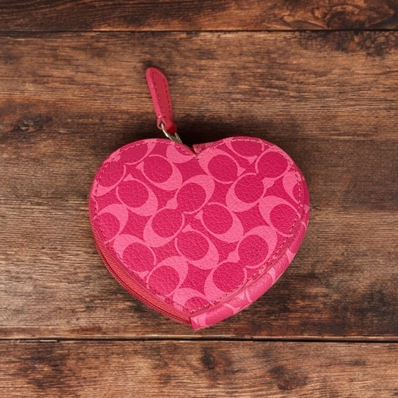 COACH Signature C Pink Leather Heart Coin Purse - Picture 1 of 3